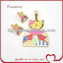 Conjunto de colgante y pendiente de gato lindo de fortuna de acero inoxidable agradable